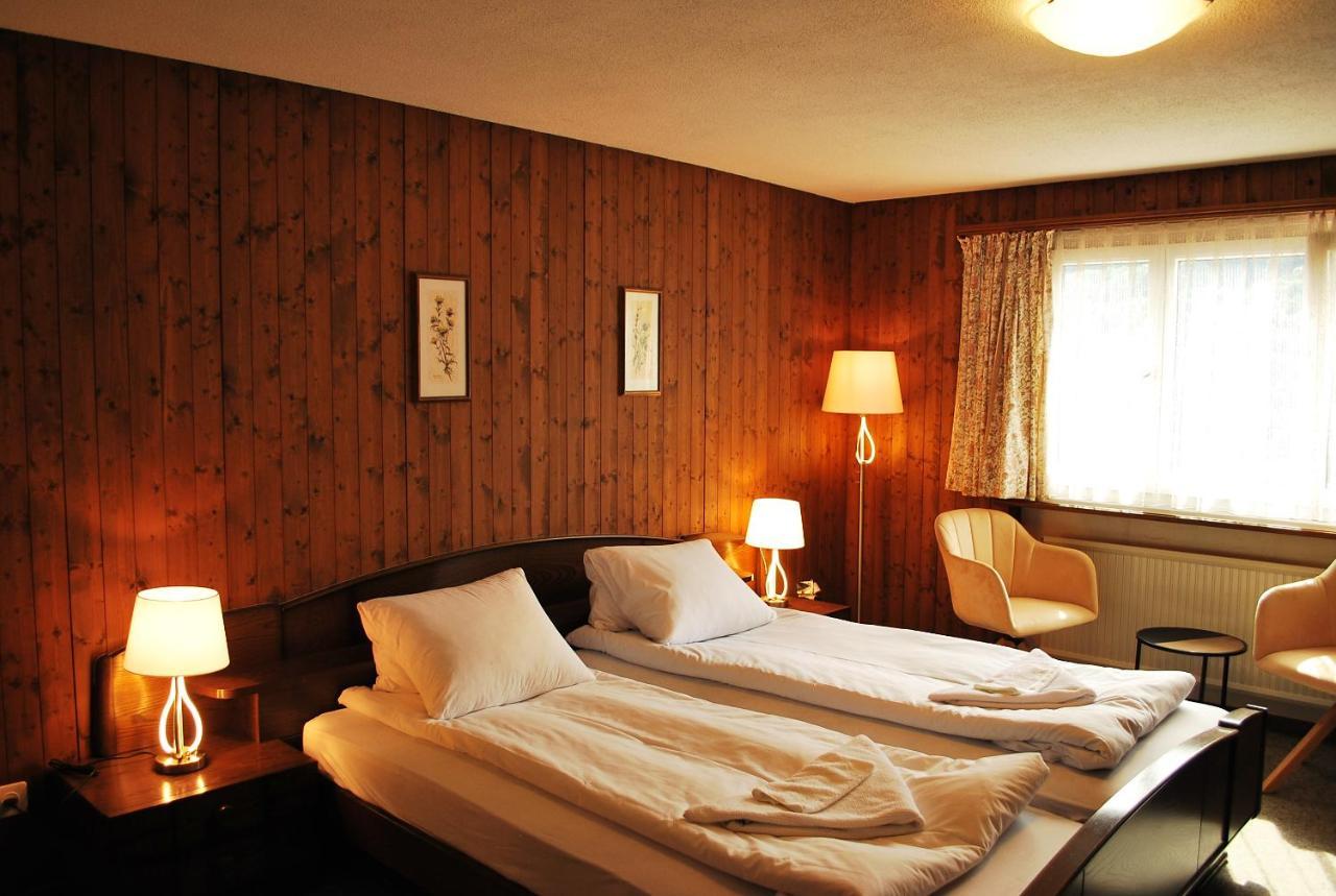 Rooms With Private Bathrooms Saas im Prattigau Buitenkant foto