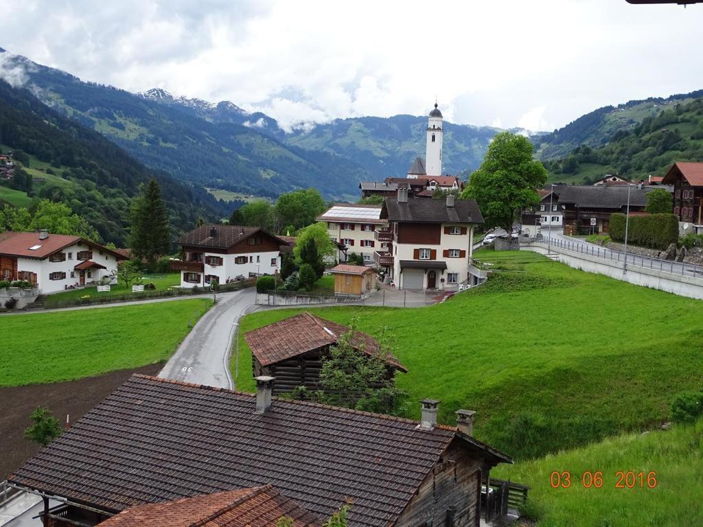 Rooms With Private Bathrooms Saas im Prattigau Buitenkant foto